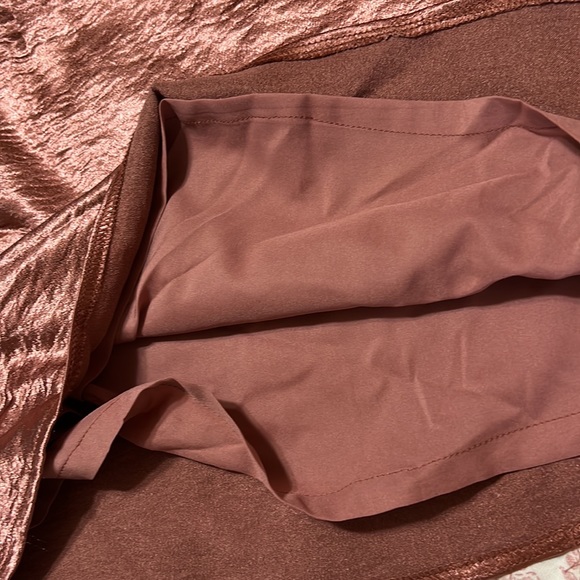 EUC Express Size 0 metallic rose gold mini skirt - Picture 7 of 7